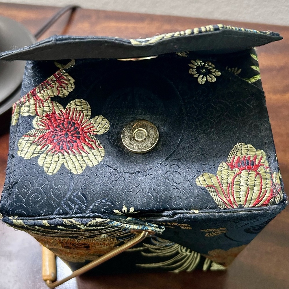 Chinese Take Out Style Box Purse - Picture 8 of 9